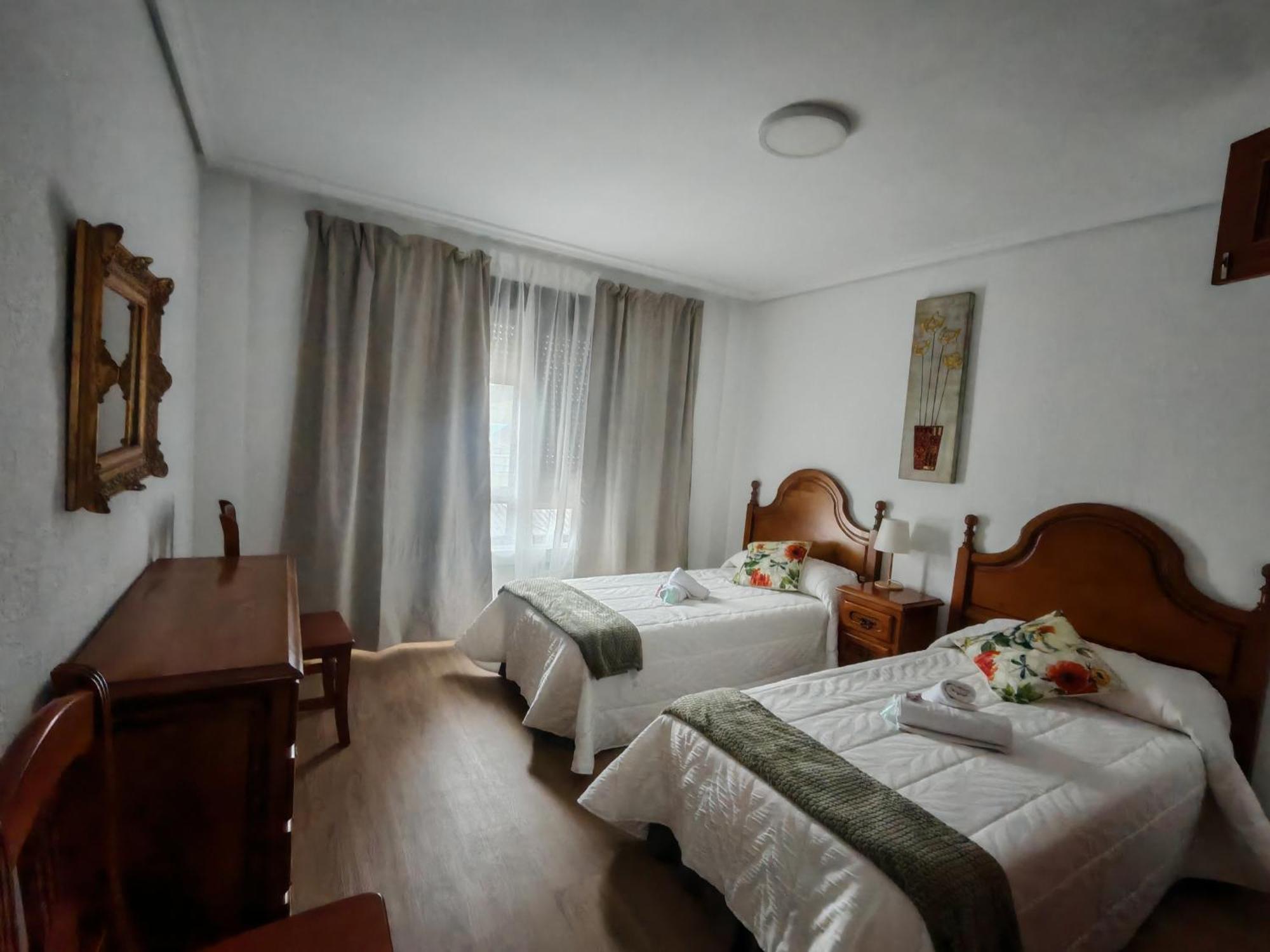 Hotel El Coterin Apartamentos Y Habitaciones อาเรนัส เด กาบราเลส ภายนอก รูปภาพ